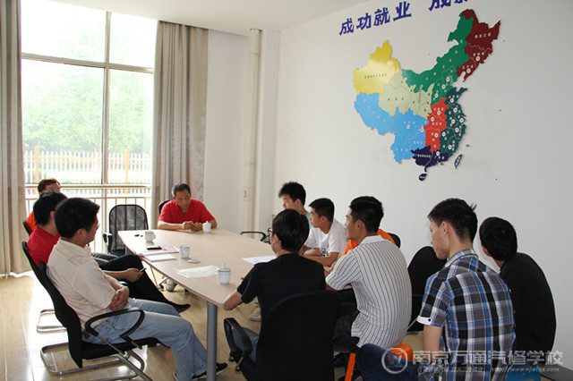 毕业学生在面试