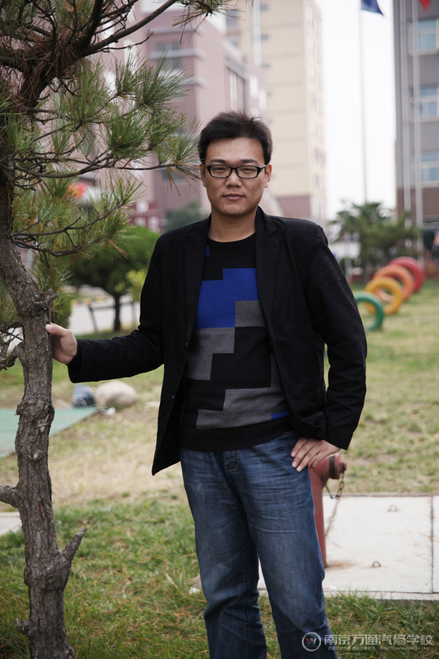 李勇老师生活照