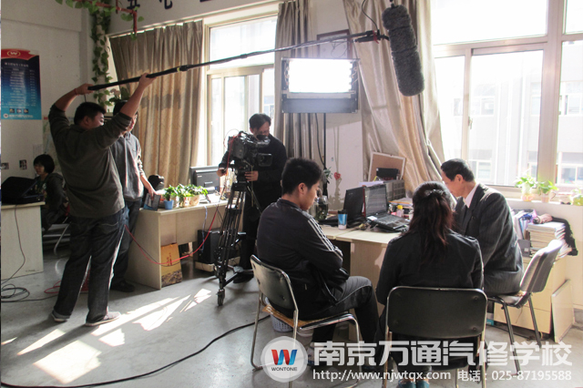 图二:相关剧情的录制现场