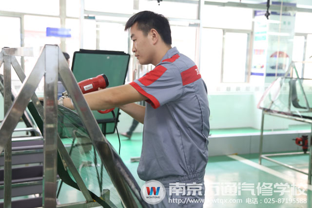 南京万通汽修学校