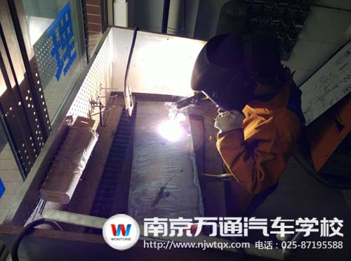 学汽修到南京万通