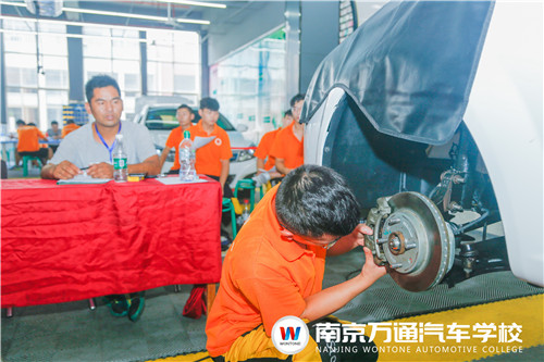 南京万通汽车职业培训学校