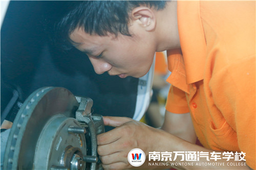 南京万通汽修学校