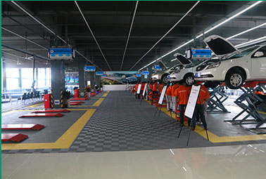 �Ͼ���ͨ����ְҵ��ѵѧУ